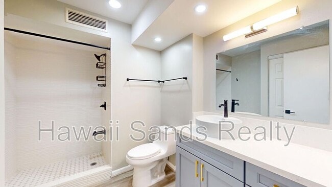 Photo - 1650 Kanunu St