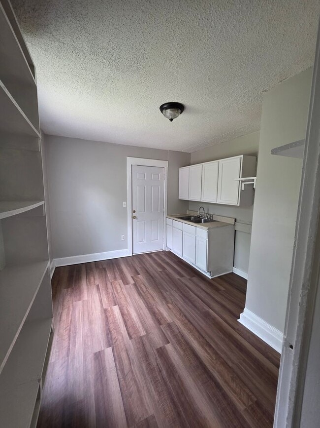 Photo - 1407 Jerome Dr