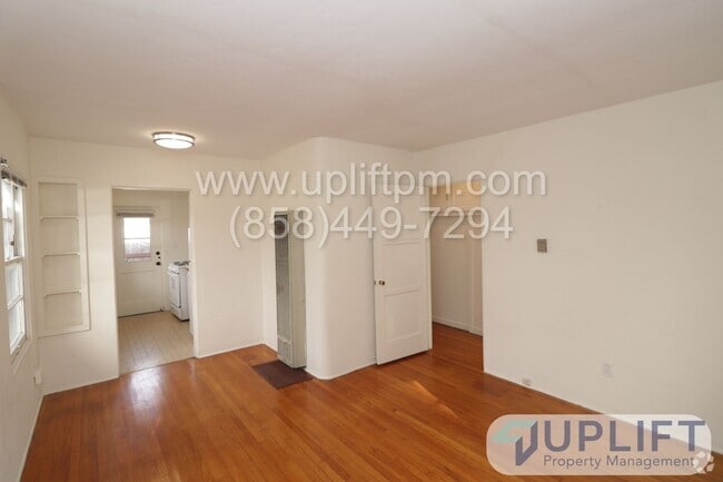 Building Photo - $500 off move in special! 1 bedroom end un... Unit 4439 Rental