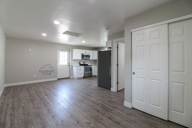 Photo - 310 N 12th Ave