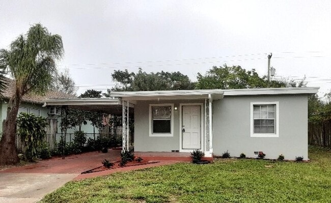 Building Photo - Charming 2/1 Single Family Home with large...