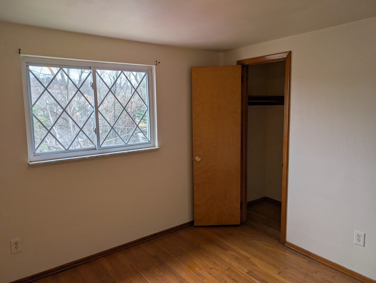 bedroom 2 - 469 Reed St