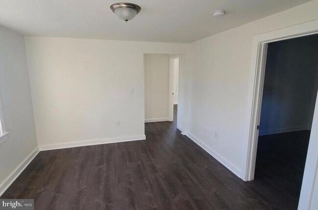 Photo - 203 E Cedarville Rd