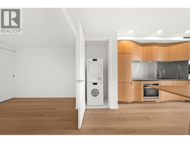 1568 Alberni St Unit 60X
