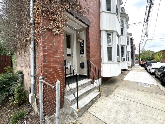 Building Photo - 9 School St Unit 1 Rental