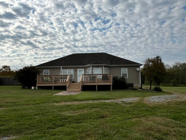 Photo - 476 Bill Russell Rd