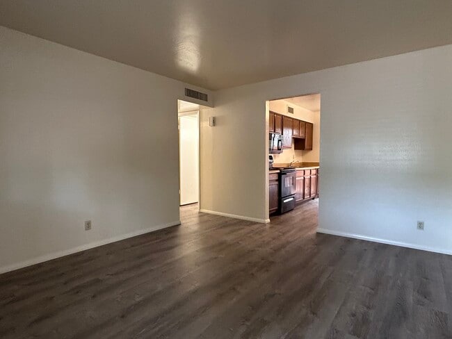 503 W 12th St