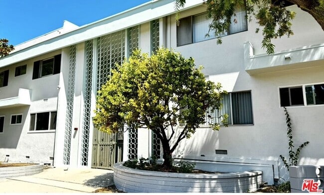 28 S Sepulveda Blvd