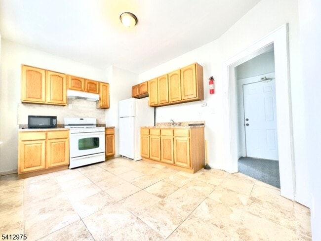 Photo - 476 Grove St Unit 2