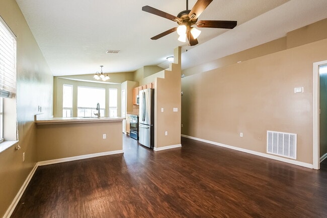 Photo - 178 Dovetail Ct