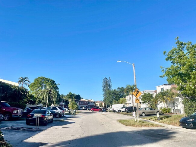 Photo - 332 Sunshine Dr