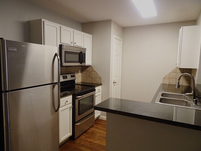 2010 S 11th St
