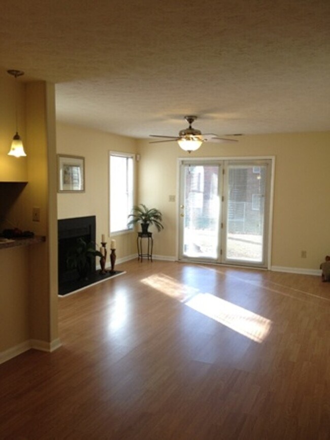 Photo - 671 Bartons Landing Pl