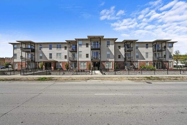 Photo - 6614 W 65th St Unit 1H