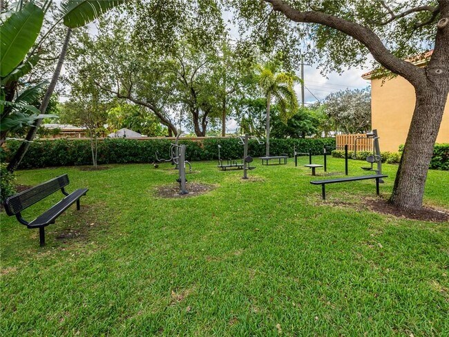 2319 Mariner Ct