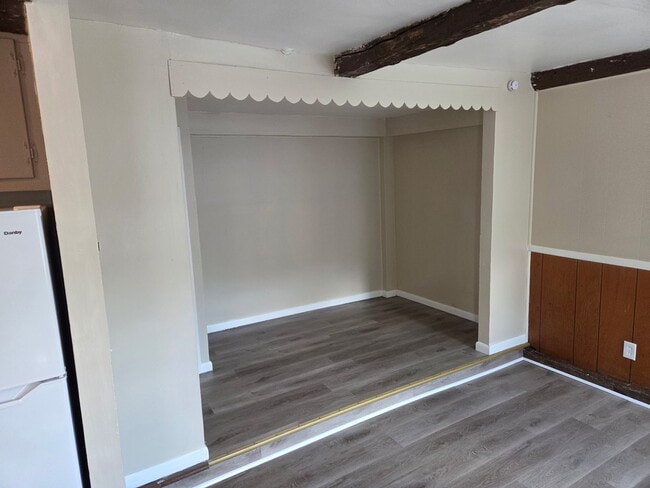 Photo - 103 E Steuben St