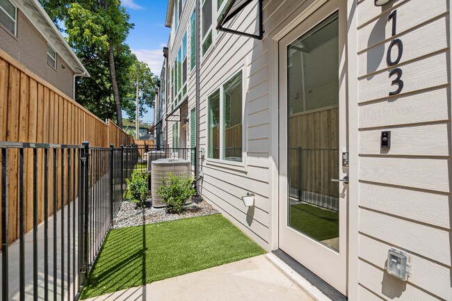 Photo - Newer 2 bedroom, office, and fenced yard townhome in Lakewood!