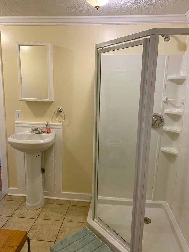 Photo - 623 Old Salem Rd