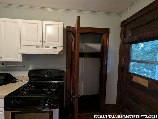Building Photo - 1068 South St Rental