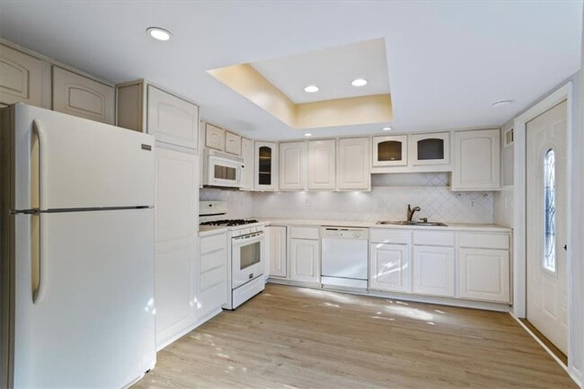 Photo - 1009 Knights Bridge Ct