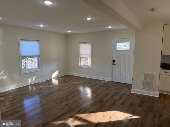 Building Photo - 9300 Sanger St