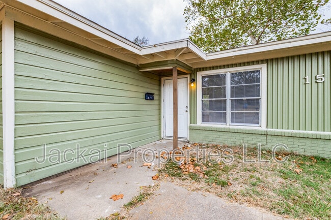 Photo - 15 MacArthur Dr