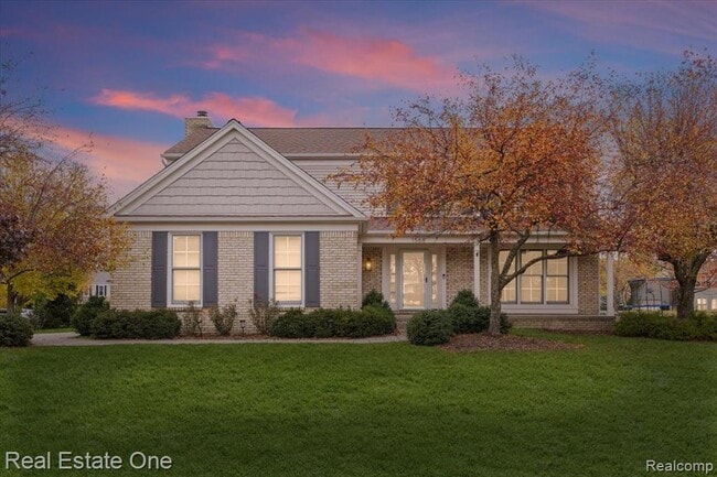 Photo - 1568 Grandview Dr