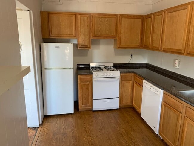 Building Photo - 9/1 No Fee! Spacious 3BR near Cleveland Circle, BC, B/C/D trains