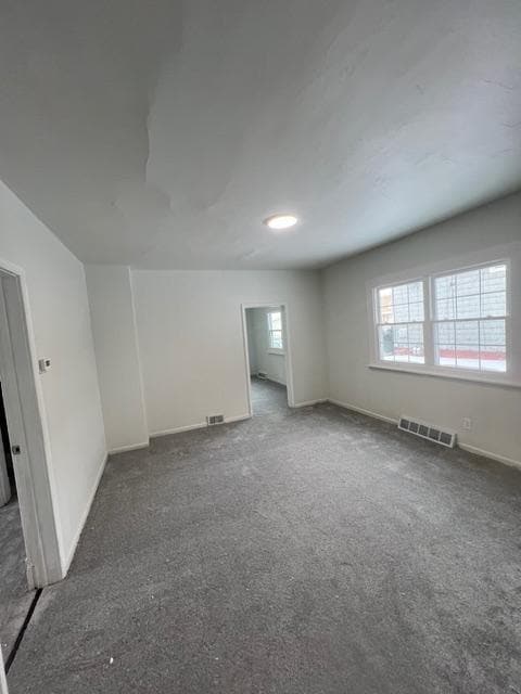 Photo - 447 E 27th St