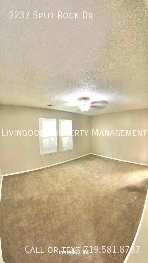 Photo - 2237 Split Rock Dr