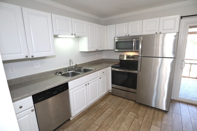 Building Photo - 2 Bed 1.5 Bath in Mepkin Place in West Ashley!