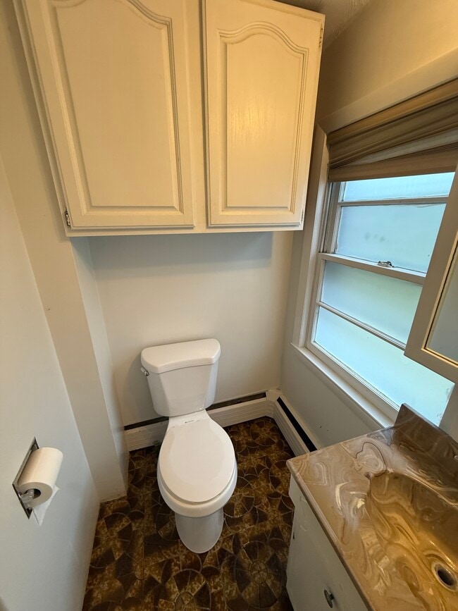 Photo - 306 Chestnut Hill Rd Unit Rental