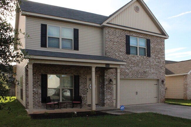 Building Photo - 111 Sourwood Ln