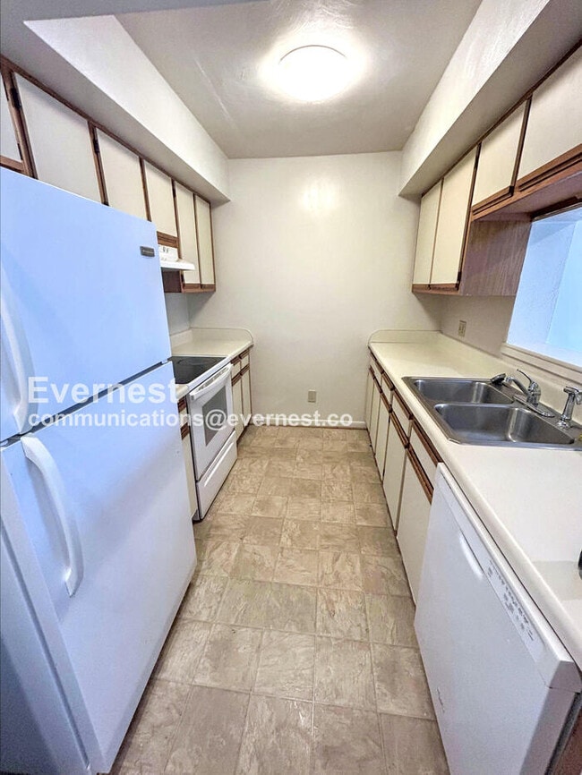 Photo - 3837 Staffordshire Ln