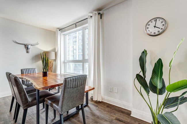 Photo - 3075 Promenade du Quartier-Saint-Martin Unit SI ID1222921P
