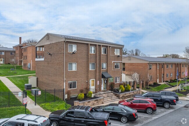 Photo - Duke Manor Apartments