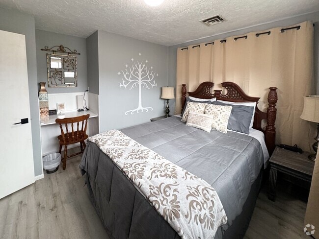 Building Photo - Cozy Basment/Lower Level Apartment Unit 1