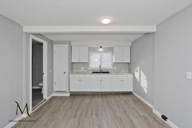 Photo - 129-131 Center Street Unit 2nd Flr