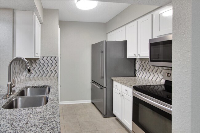Photo - 260 El Dorado Blvd Unidad 1105
