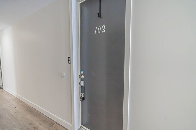 Photo - 14550 Burbank Blvd Unit 102