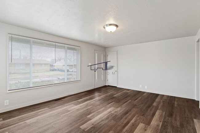 Photo - 138 Lynnwood Dr