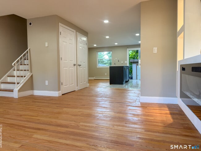 Photo - 763 Hope St