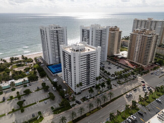 Photo - 1904 S Ocean Dr Unidad 201