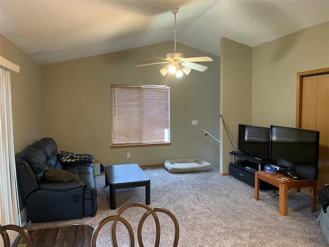 Photo - 3121 Diamond St