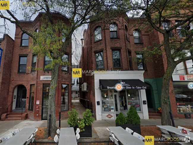 Building Photo - 37A Harvard St Rental
