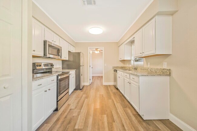 Photo - 921 Oak Forest Dr