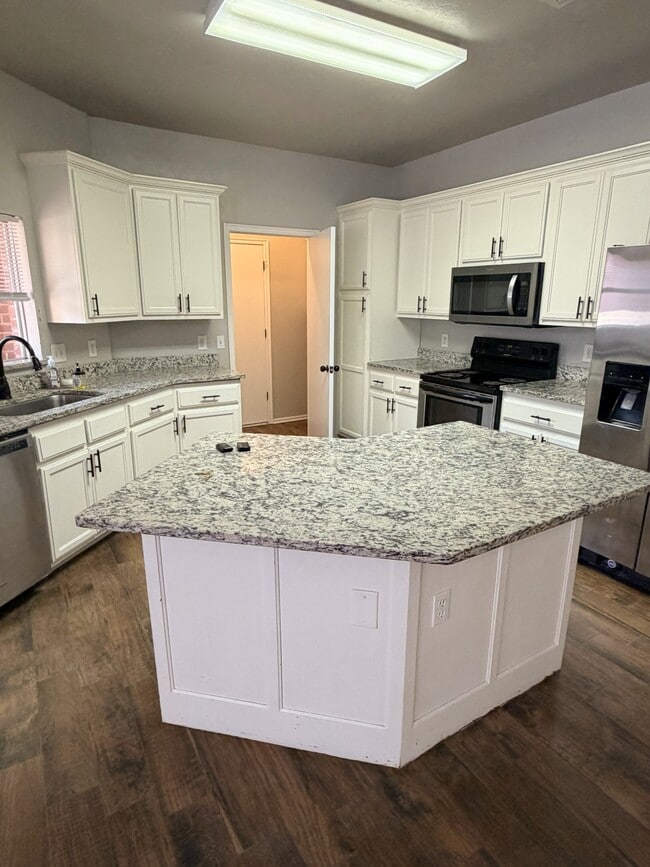 Photo - 1929 Lariat Cir