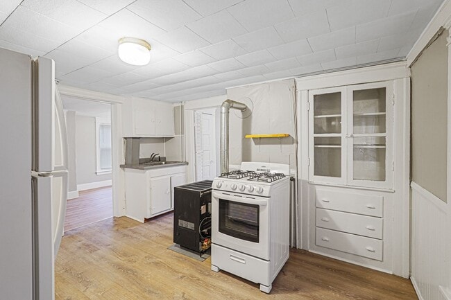 Photo - 10 1/2 Ellsworth St Unit 1