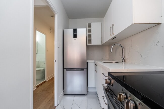 Building Photo - 55 Hendrick Ave Unit 103