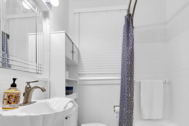 Photo - 17185 Quincy St